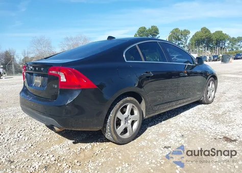 2012 Volvo S60 T5 z USA, uszkodzony, nr VIN YV1622FS6C2143756